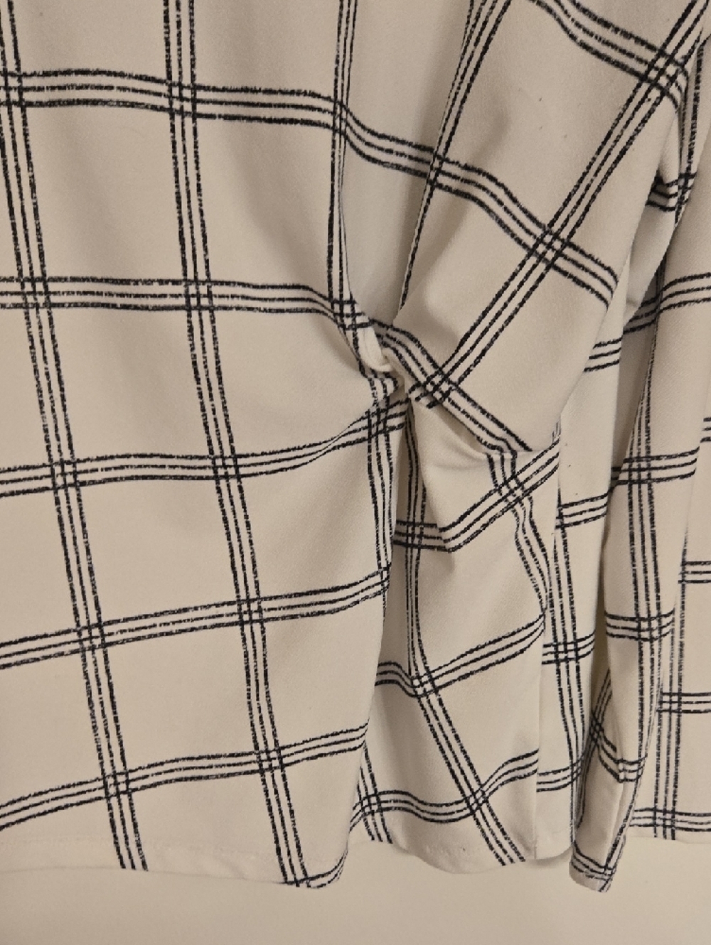 AUW White and Black Windowpane Knot-Front Long Sleeve Top - Picture 3 of 5